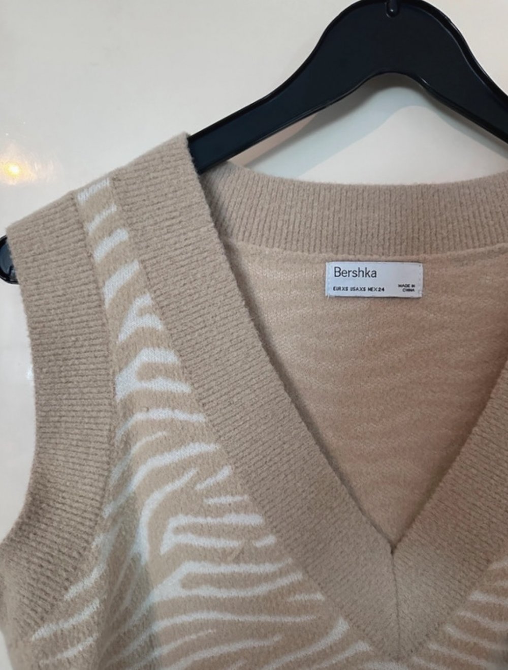 Bershka Pullunder mit V Ausschnitt