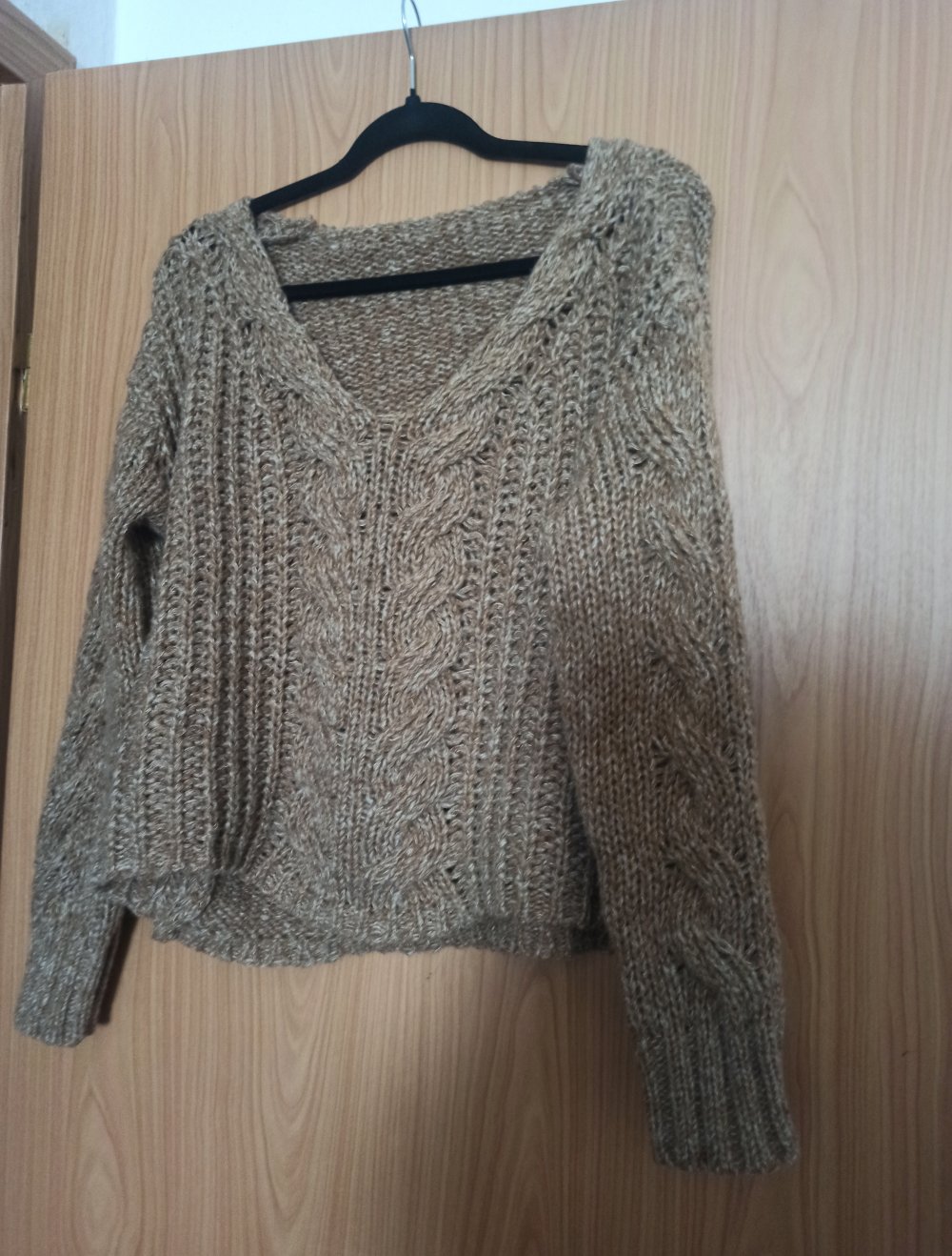 Damen Pullover mit Zopfmuster und V Ausschnitt