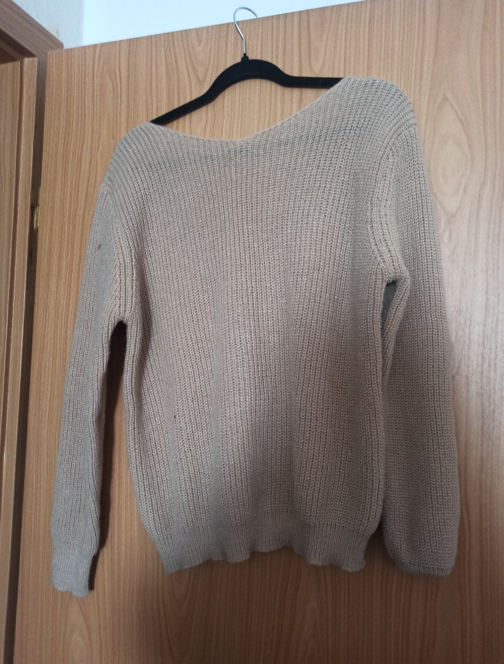 Damen Pullover mit tiefen V Ausschnitt auf dem Rücken