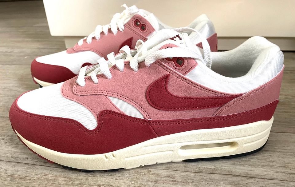 Nike Air Max 1 Sneaker Turnschuhe Red Stardust Gr. 35,5 NEU OVP