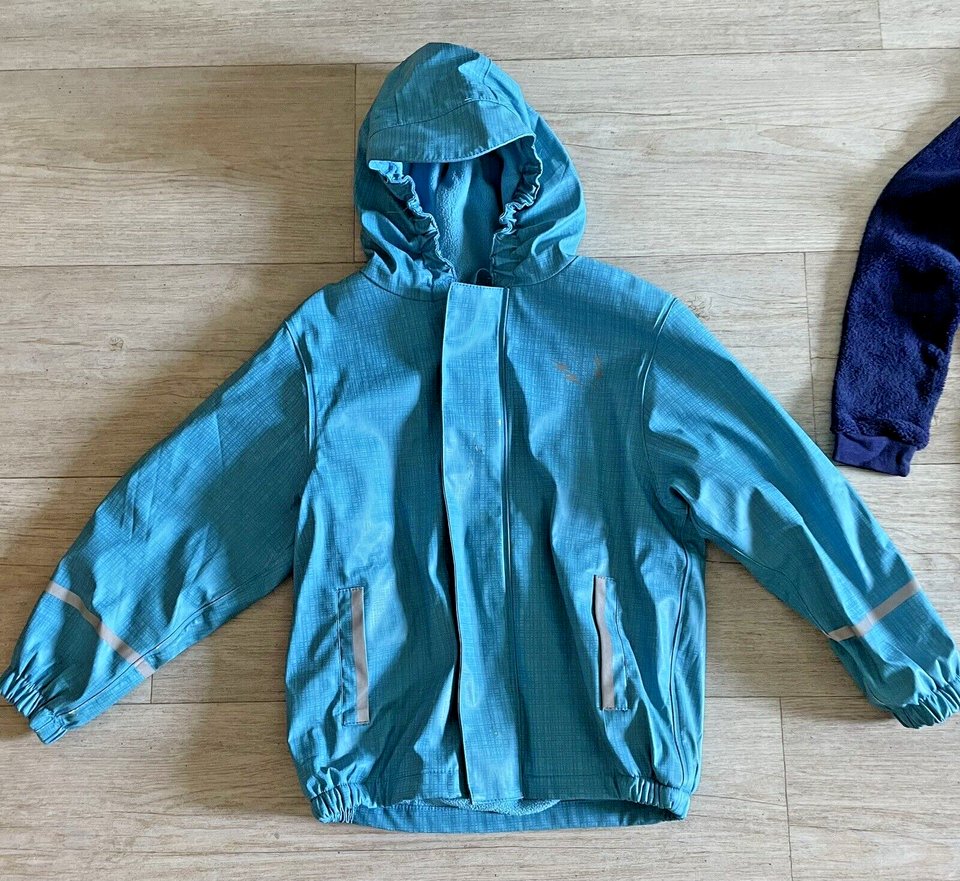 Jungen Kleiderpaket Regenjacke Hausanzüge Pullover Gr. 110/116