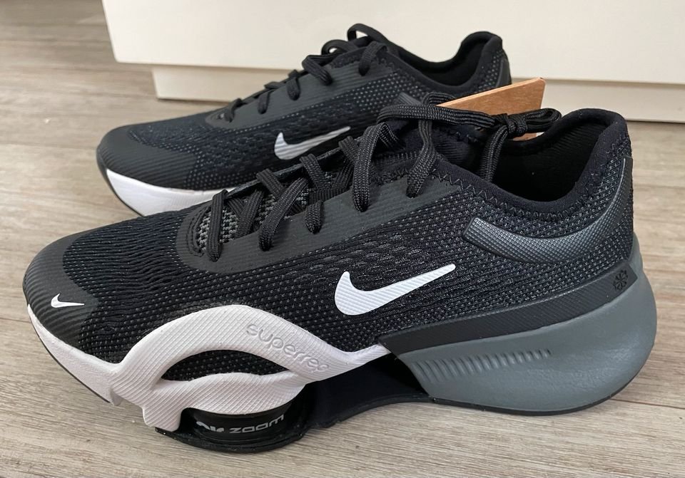 Nike Zoom SuperRep 4 NN Sneaker Laufschuhe Gr. 35,5 NEU OVP