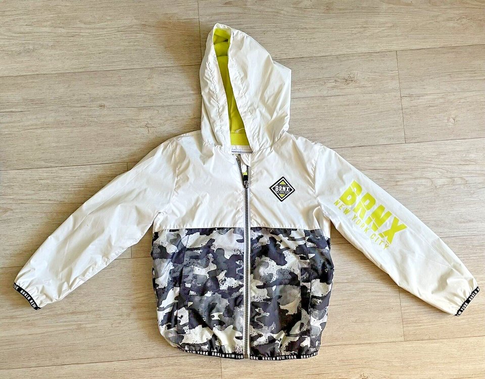 Kleiderpaket Jungen 3 Jacken 1 Pullover 1 Hausanzug Overall Gr. 122/128