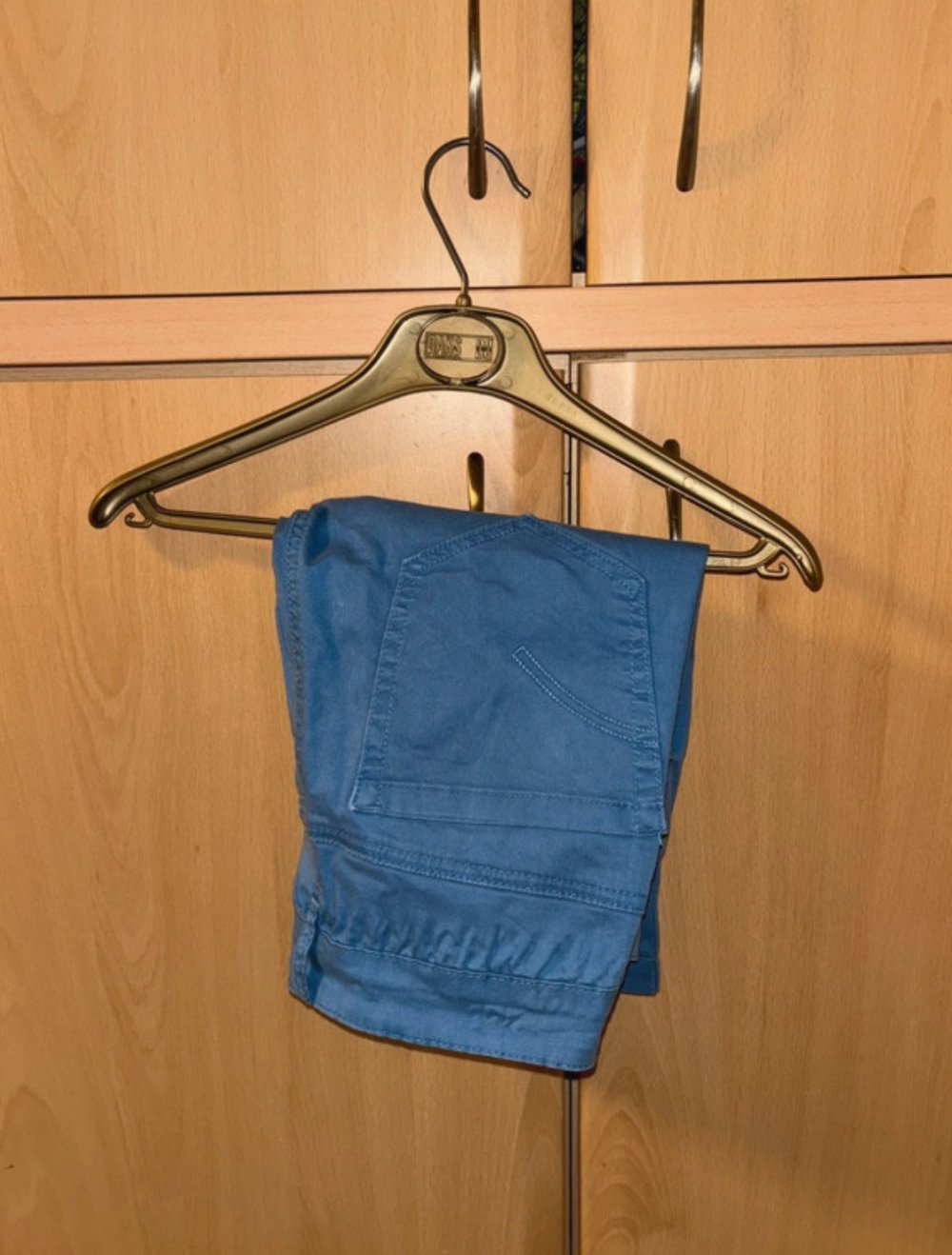 blaue Jeansshorts