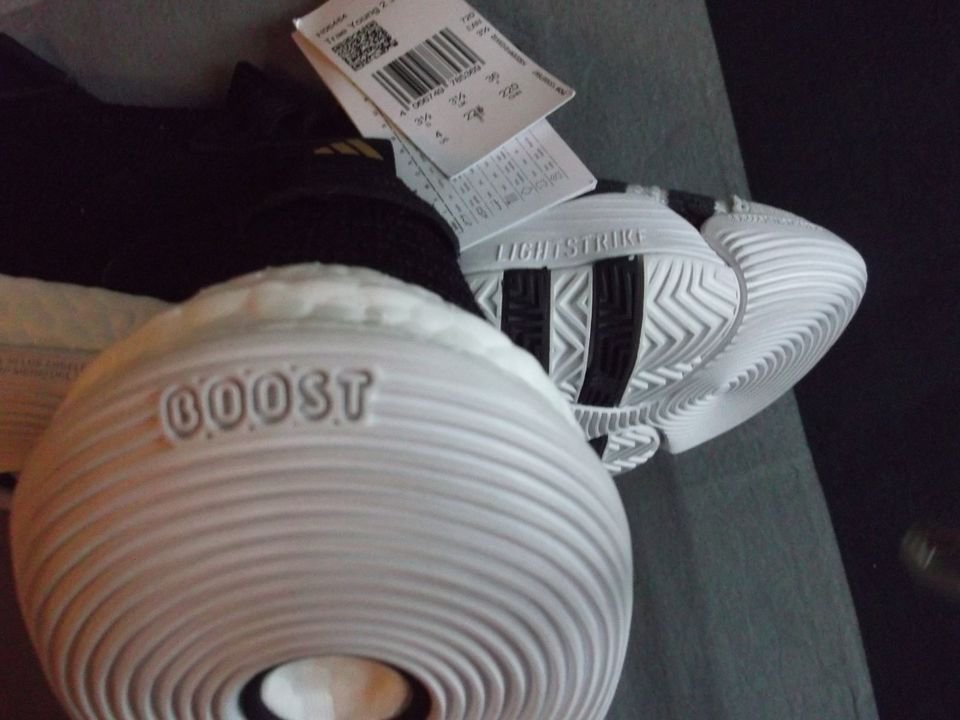 Adidas Trae Young 2 J Basketballschuhe Gr.36 NEU