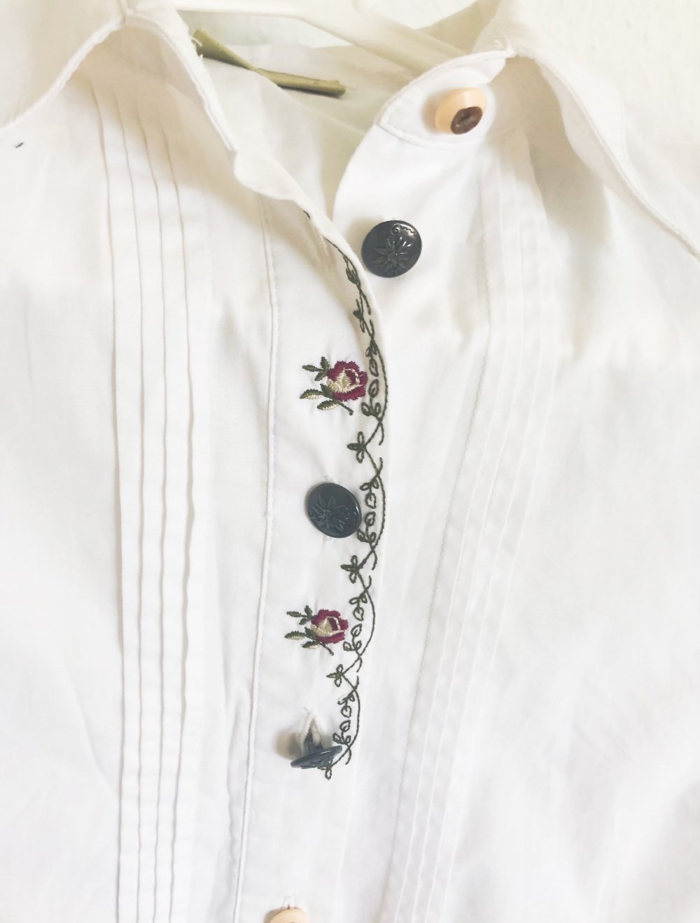 Bluse Hemd Tshirt Stickerei c&a Blume Baumwolle Dirndl