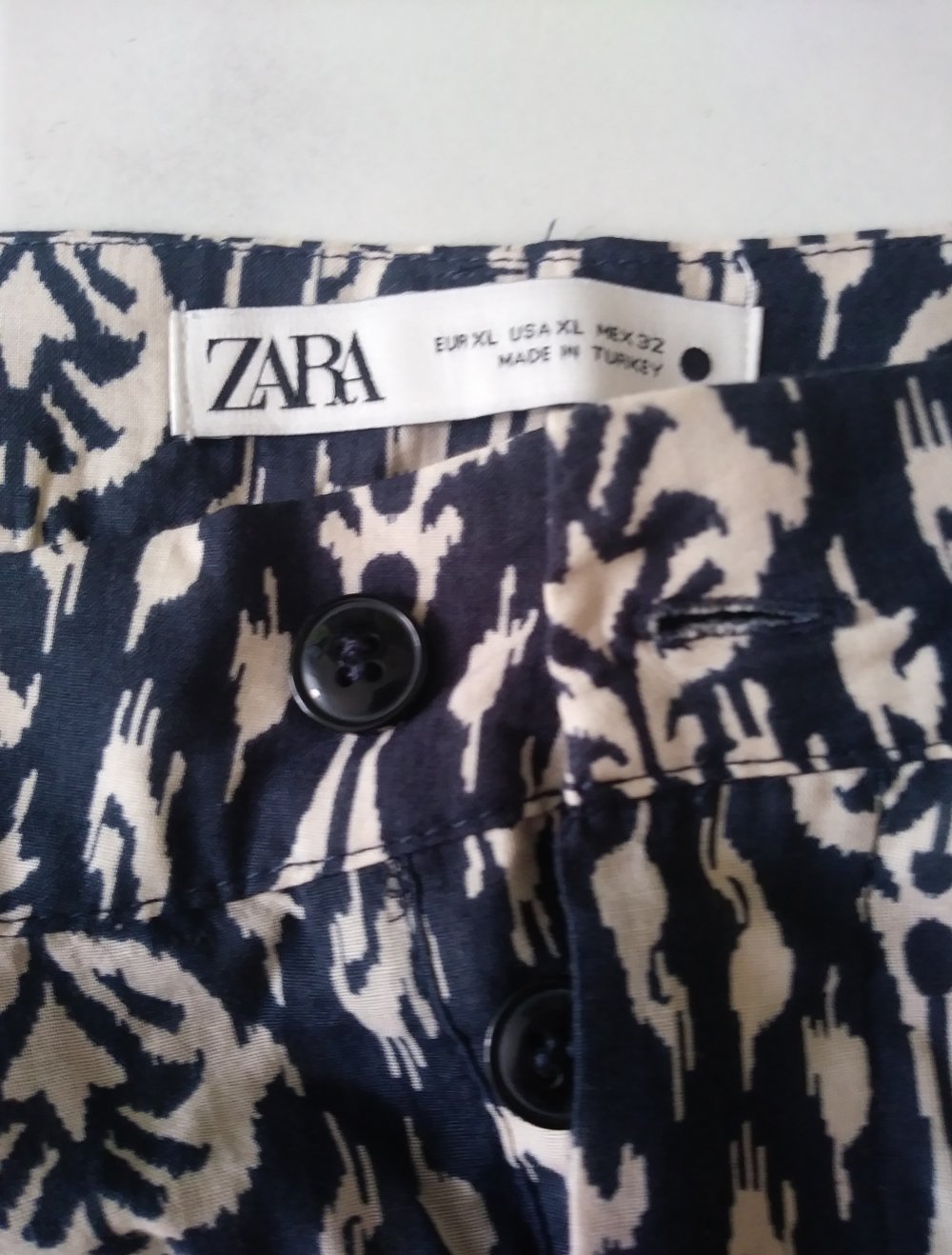 Gemusterte hose zara