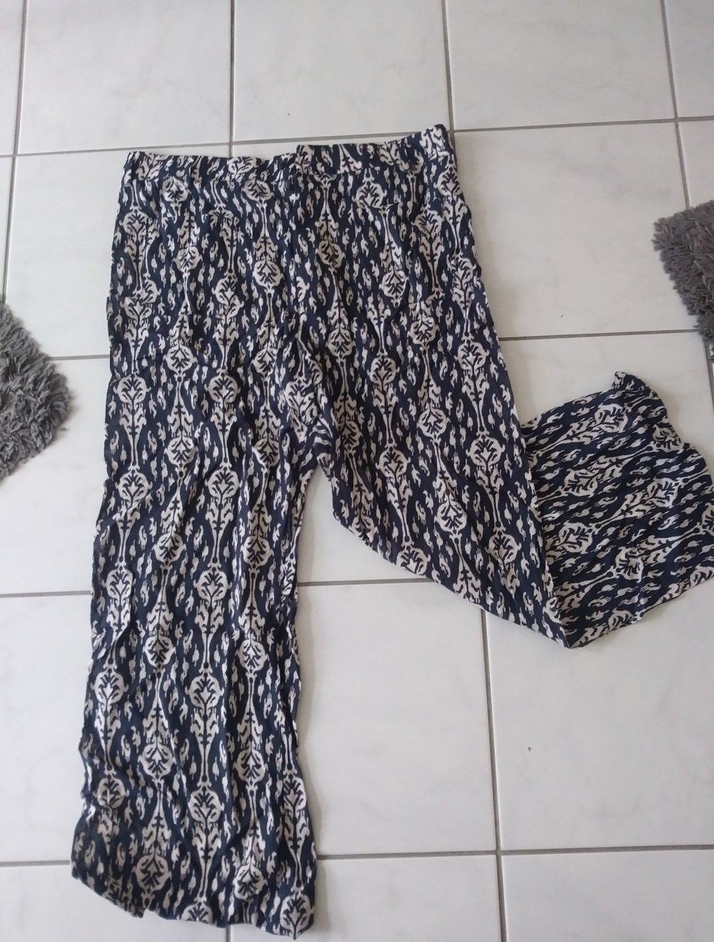 Gemusterte hose zara