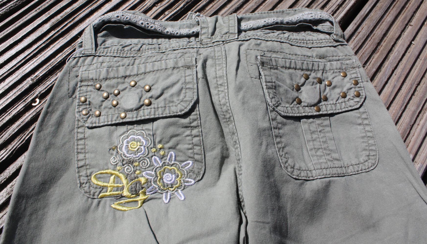 khakifarbene Baumwollstoffhose in Gr. 122 von 