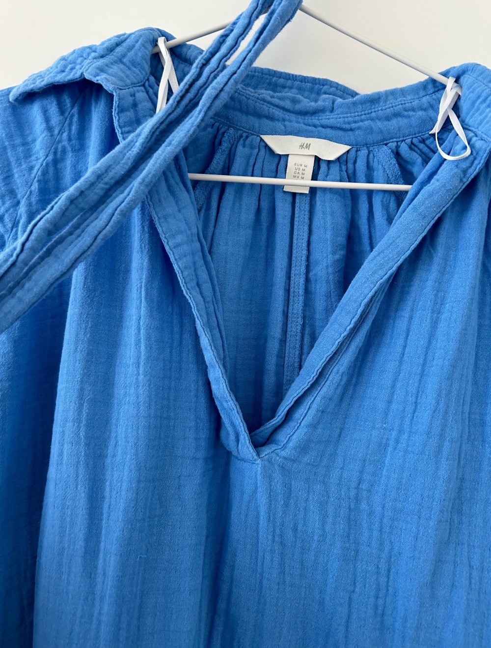 Blaues Musselin Binde Kleid