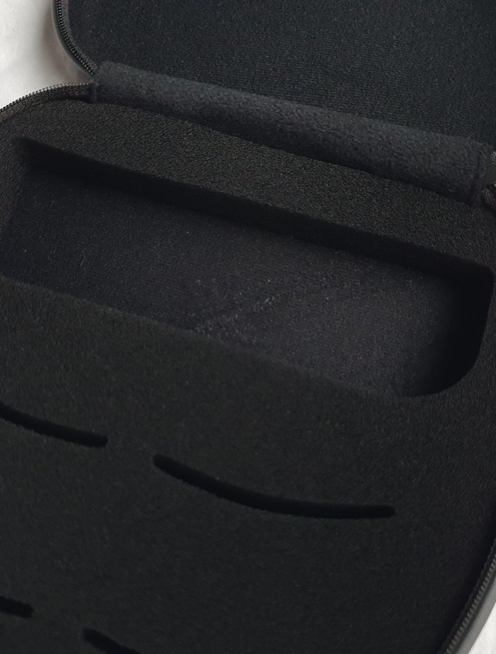 EA Emporio Armani Hard Case Brillenetui Etui