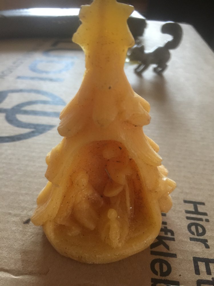 Kleiner Tannenbaum als Kerze.