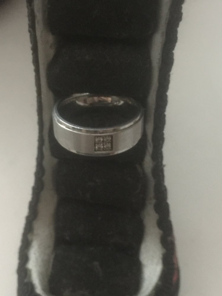 Ring mit vier Steinen