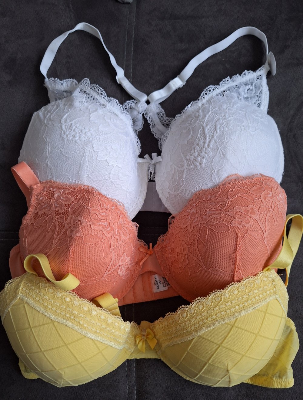 Damen BHs gr 85C