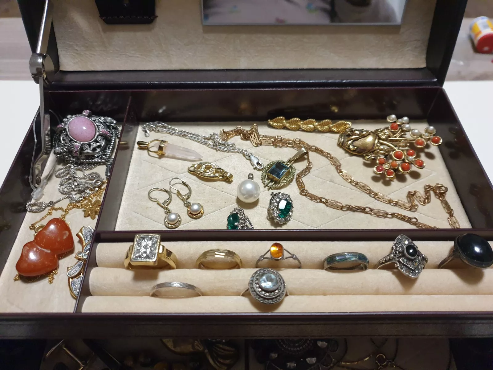 Schmuck Konvolut aus Nachlass- Erbe Schmuckkoffer- Schmuckpaket -Schmuck