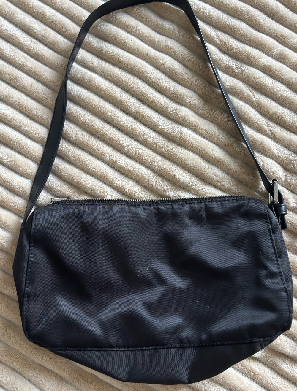 Baguette Back in Schwarz