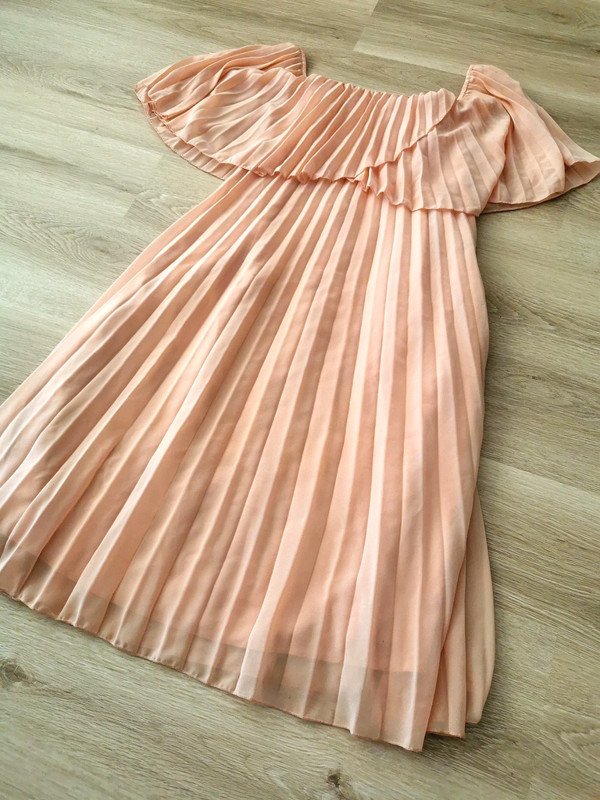 Missguided wunderschönes Sommerkleid Off Schoulder luftig locker blogger style pastel rosa party