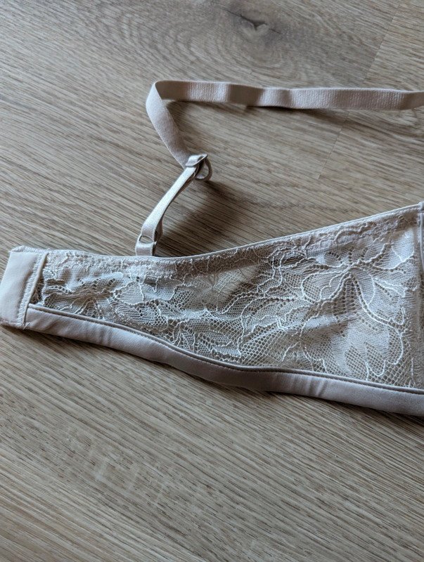 BH unwattiert mit Bügel aus Spitzen Stoff Beige Mesh gefütterte Cups