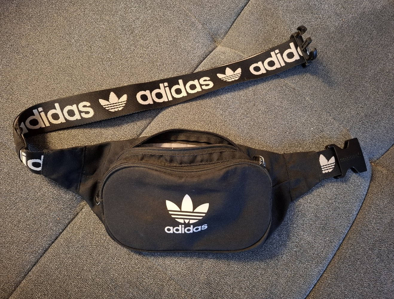 Adidas Bauchtasche