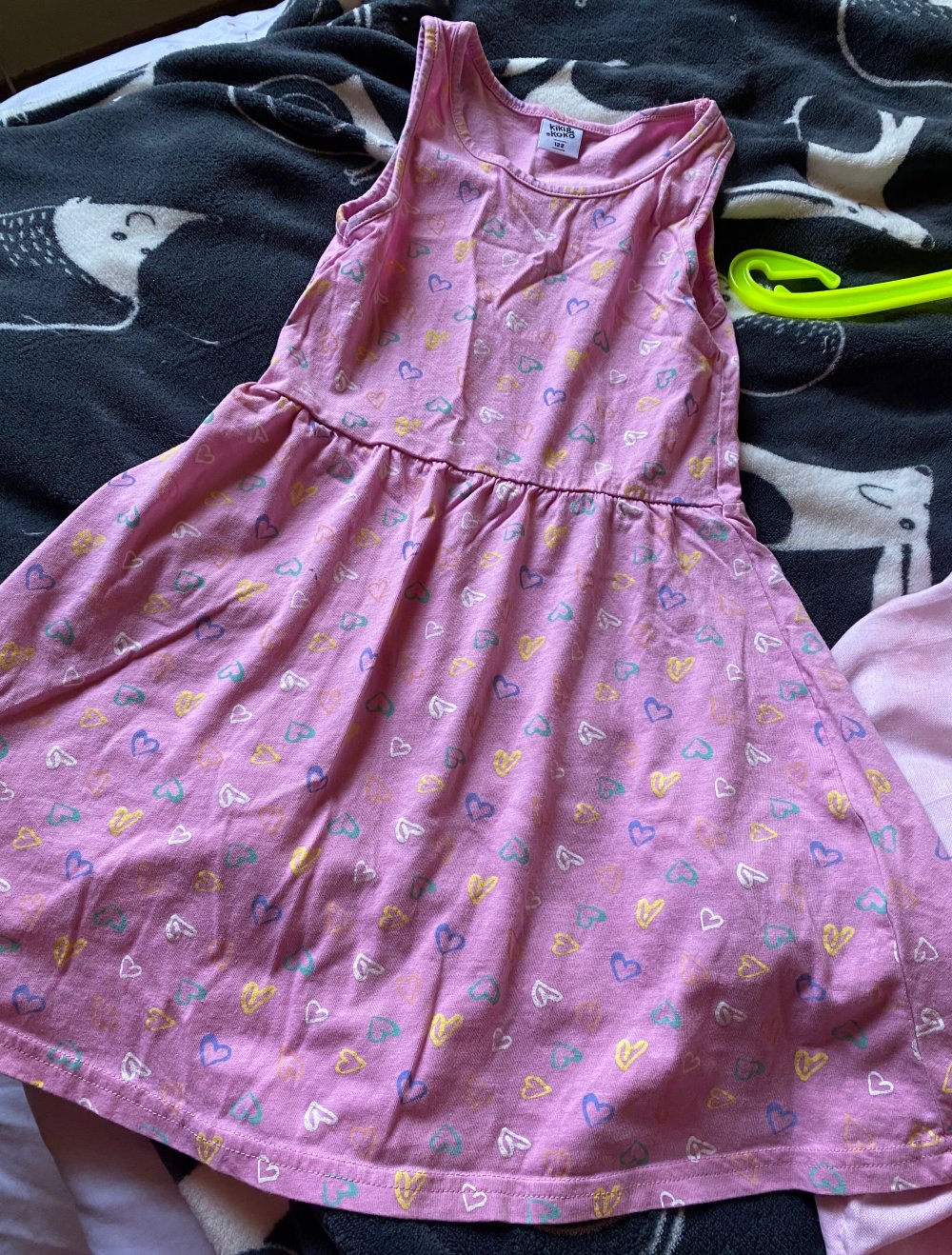 Süßes Kleid für Mädchen