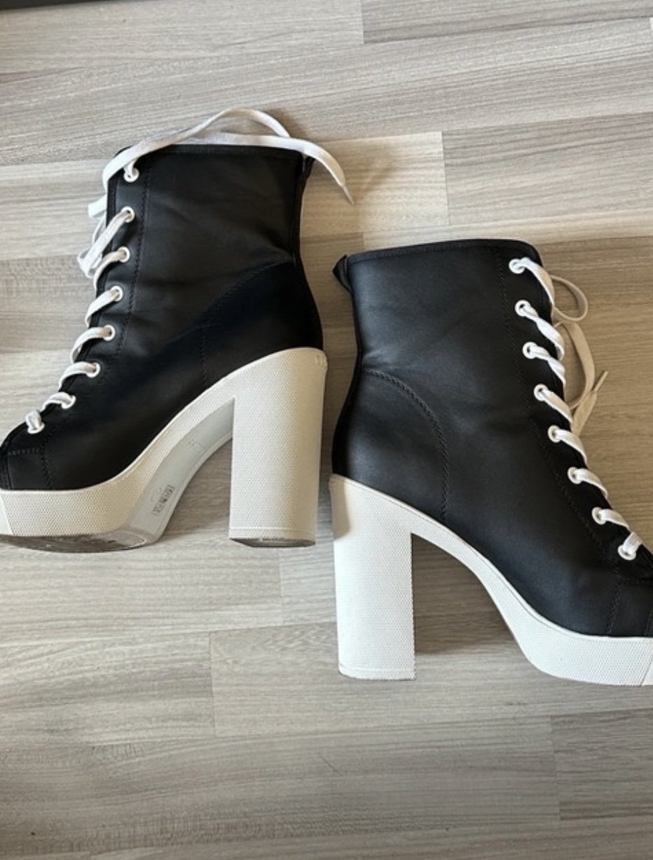 Absatzschuhe von Guess