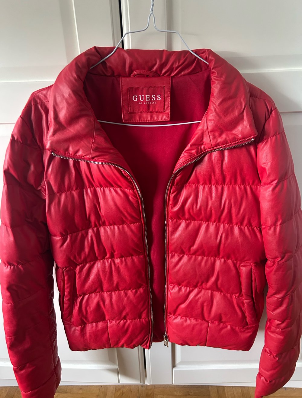 Guess Jacke rot