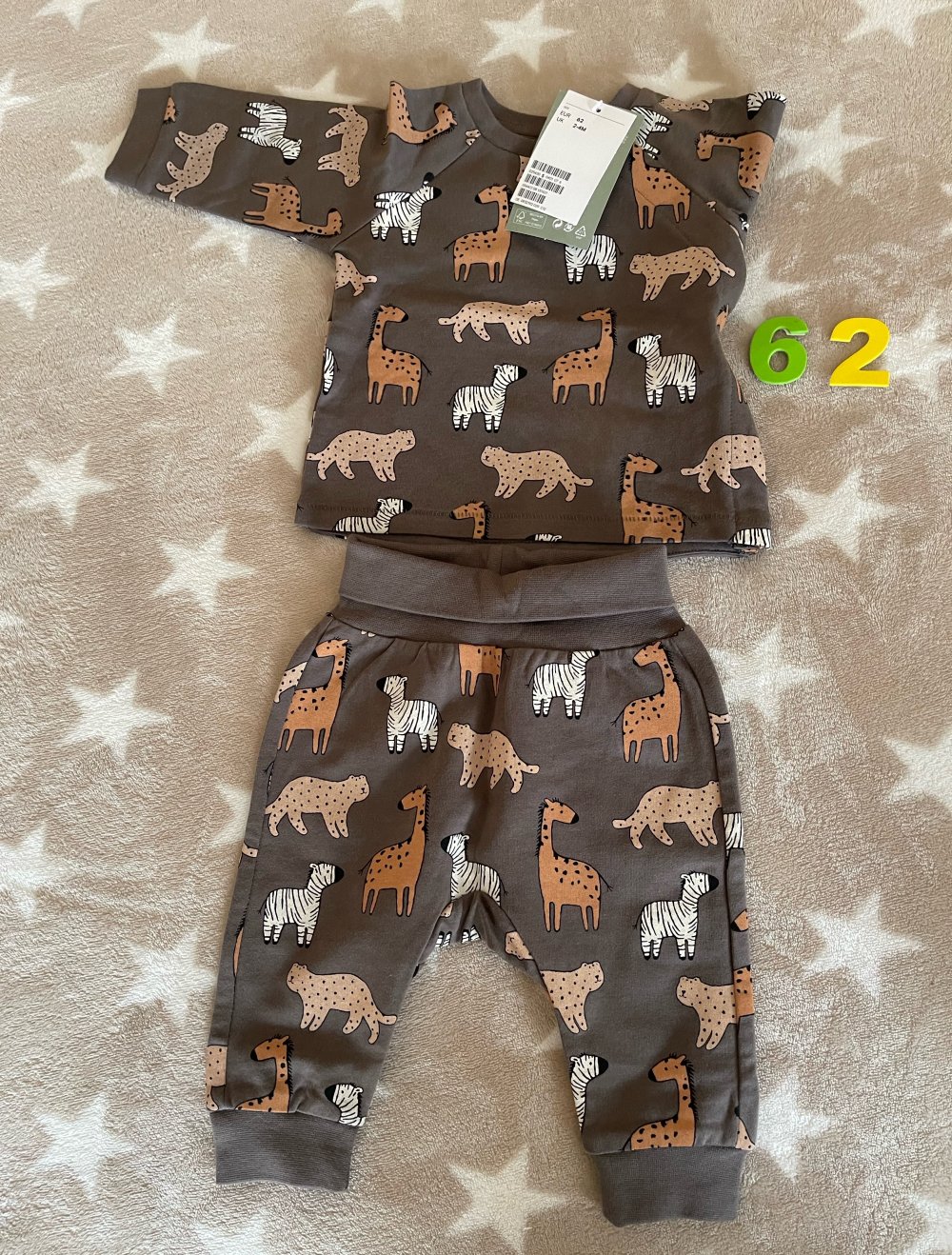 set aus Hose und Pullover