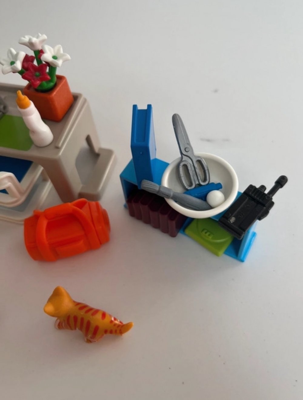 Playmobil Mädchenzimmer Kinderzimmer Zimmer mit Meerschweinchen und Katze