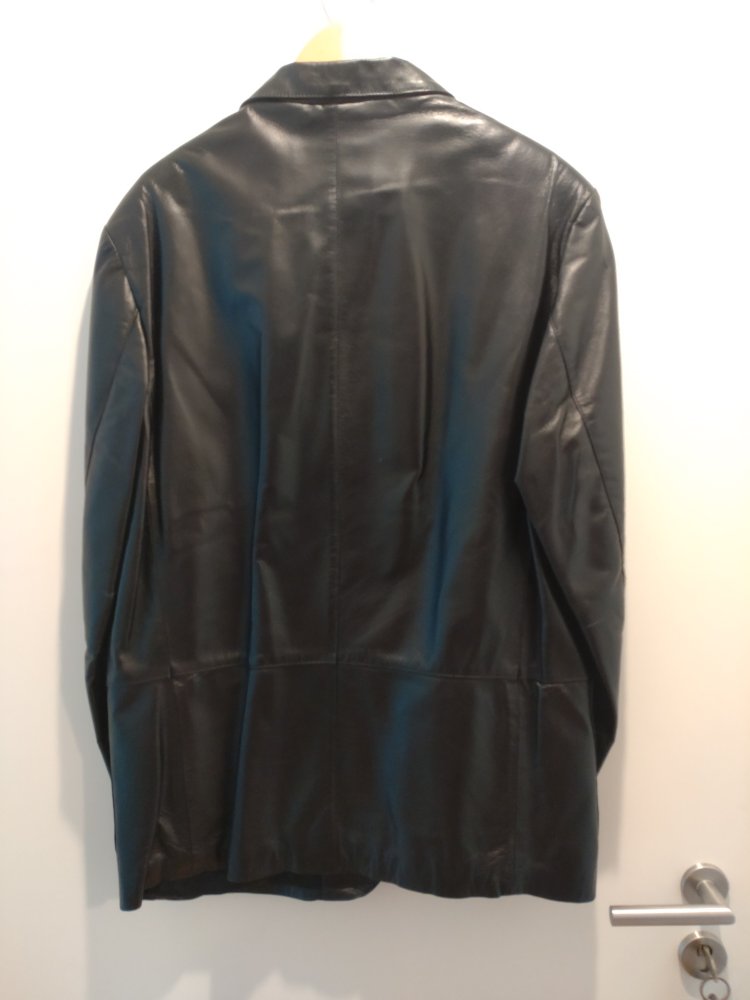 Herren- und Damenjacken