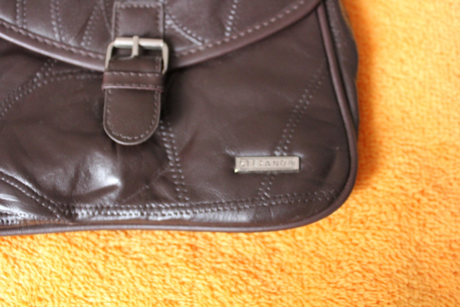 kleine braune Handtasche mit Umhänge Riemen von Stefano