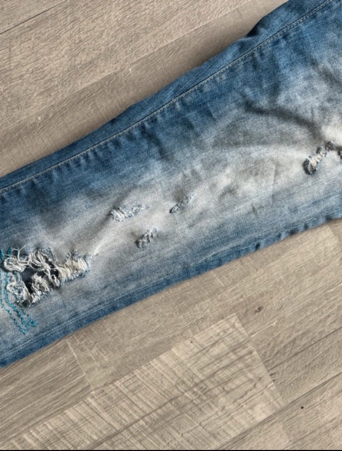 Destroyed Jeans