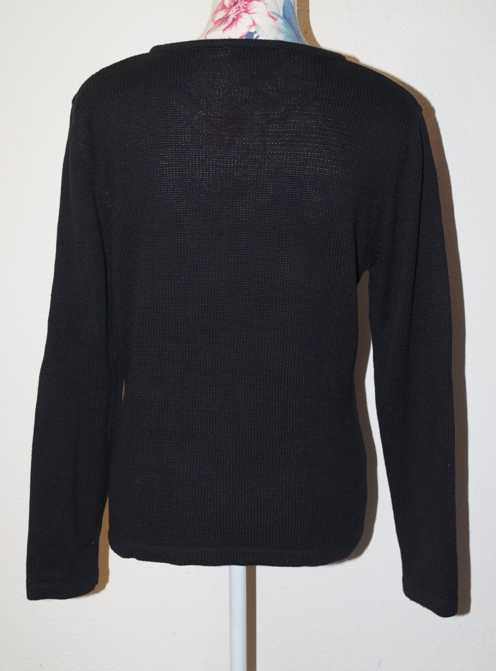 schwarzer Pullover Gr.M Vunic