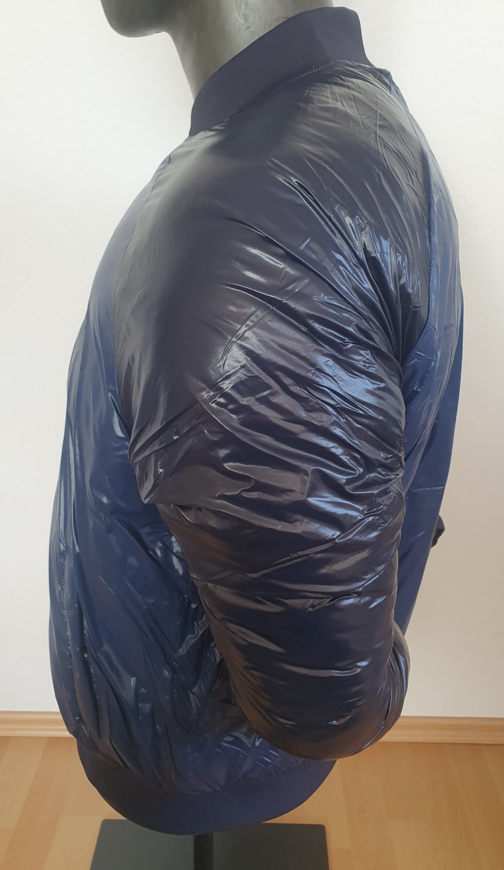 Nylon Bomberjacke Esprit aus recyceltem Material 