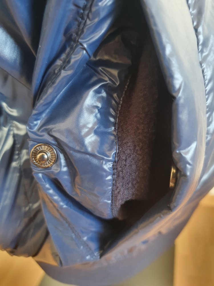 Nylon Bomberjacke Esprit aus recyceltem Material 