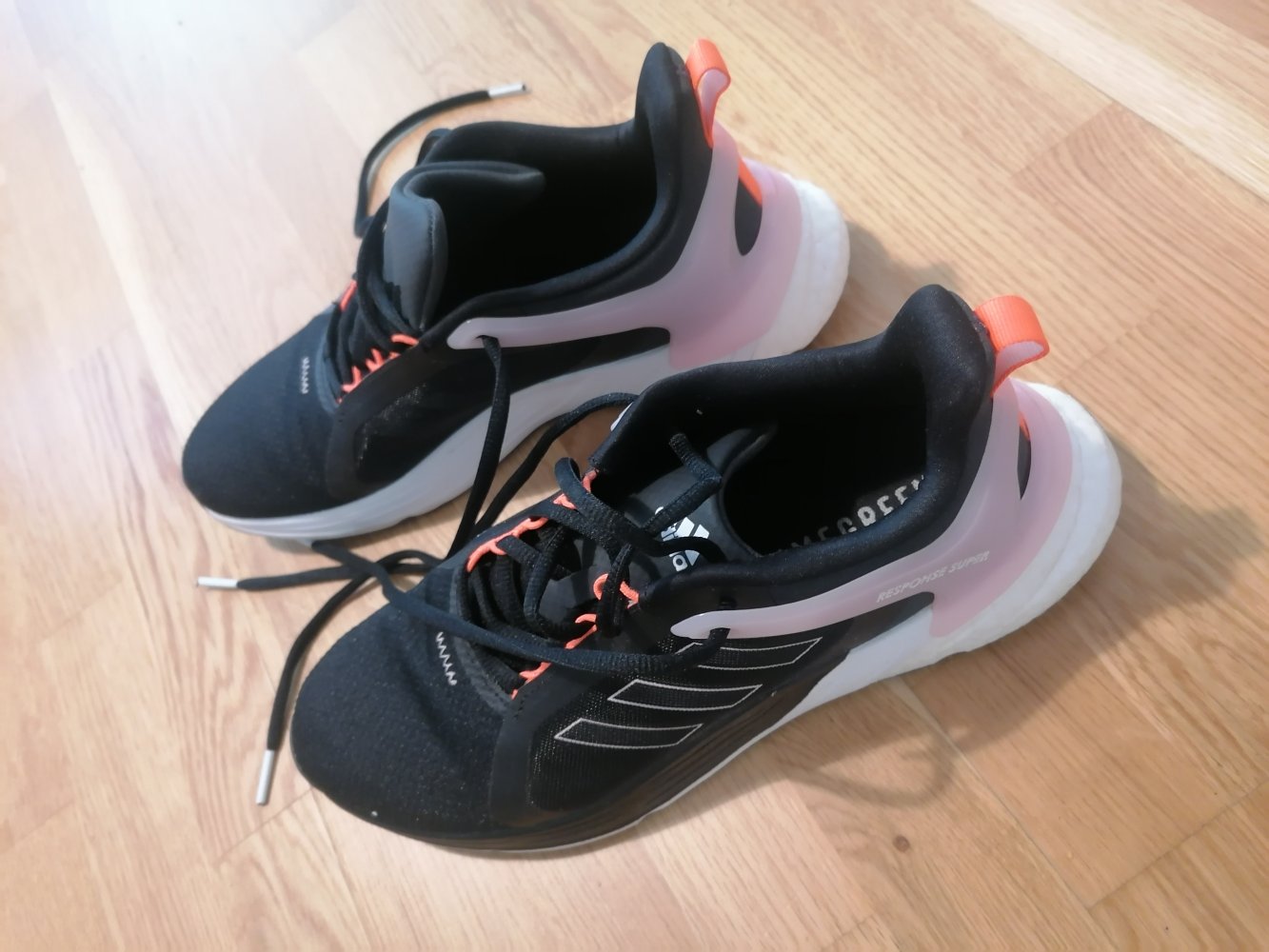 Sportschuhe Adidas