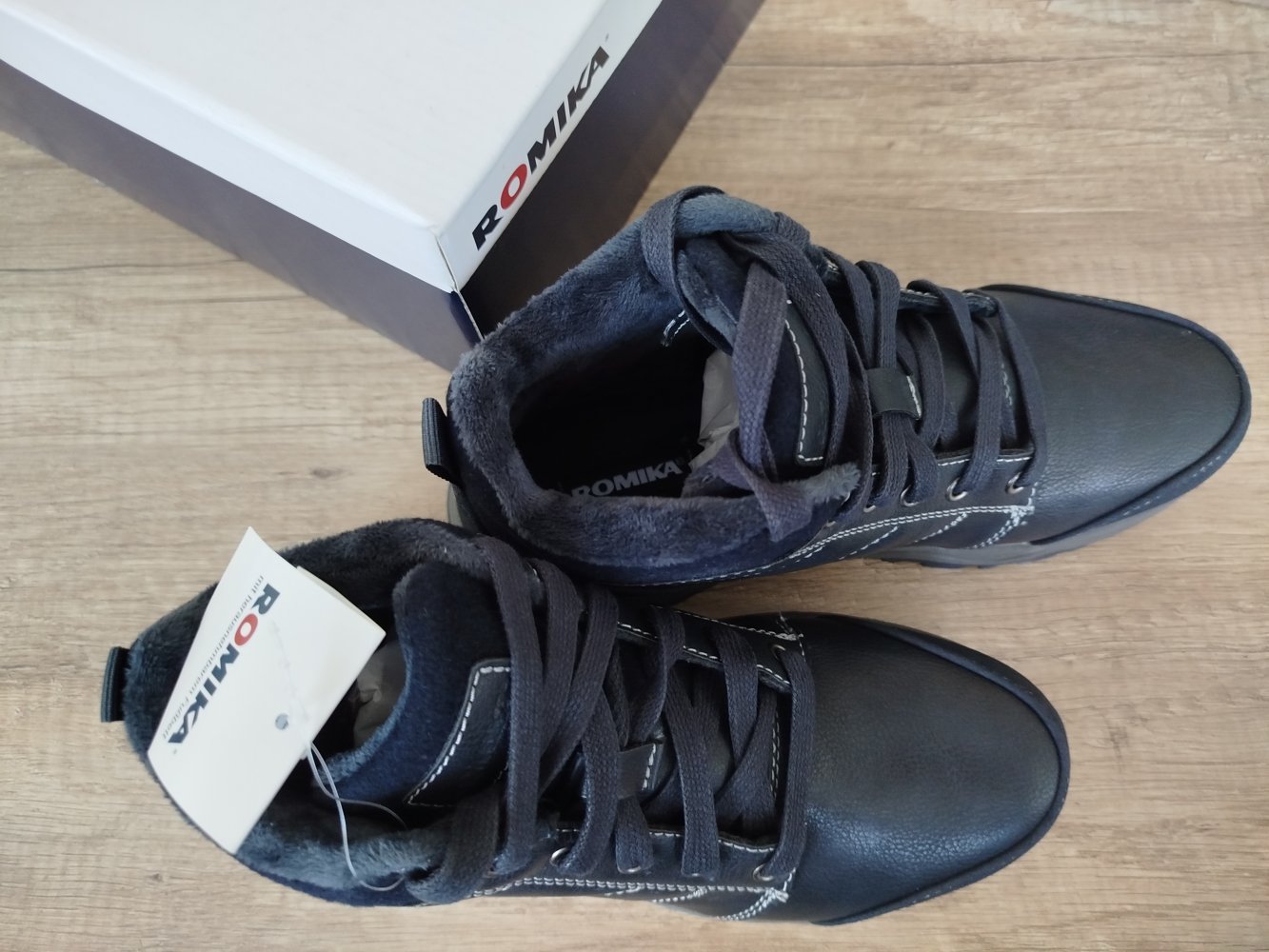  Sneaker Winter Mid Kollektion von Sellonclick Gr.36,37.
