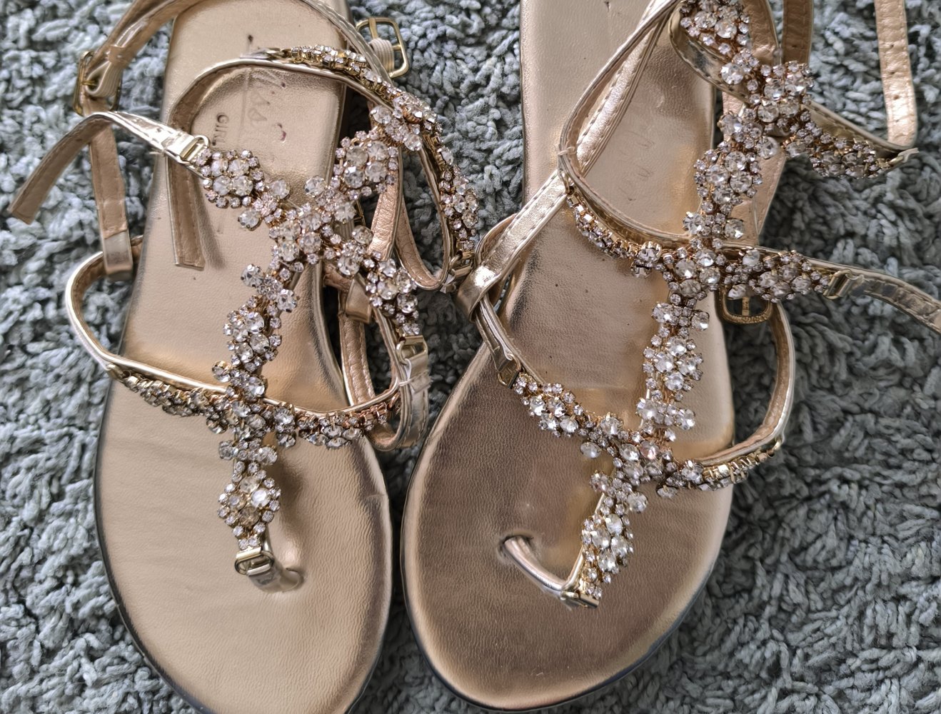 Super schöne Italienische Sandalen mit Strasstein gr 32