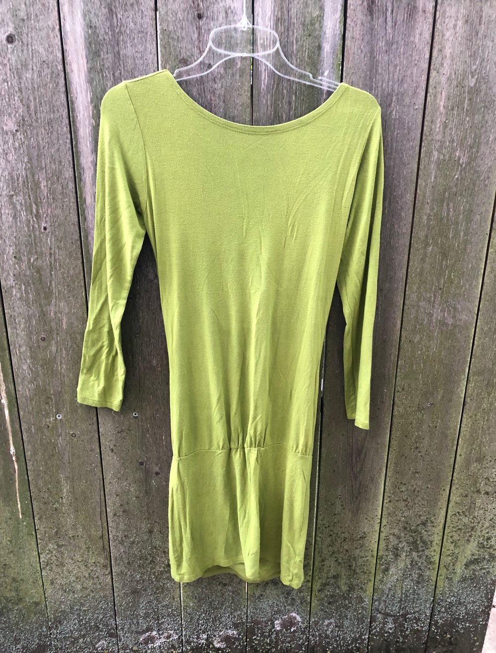 grünes schimmerndes Kleid Gr 38