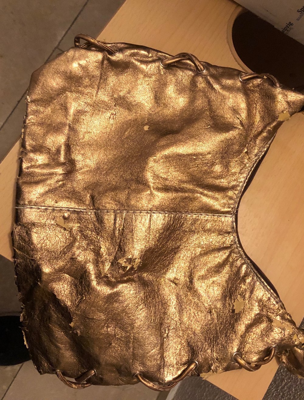 gold Handtasche