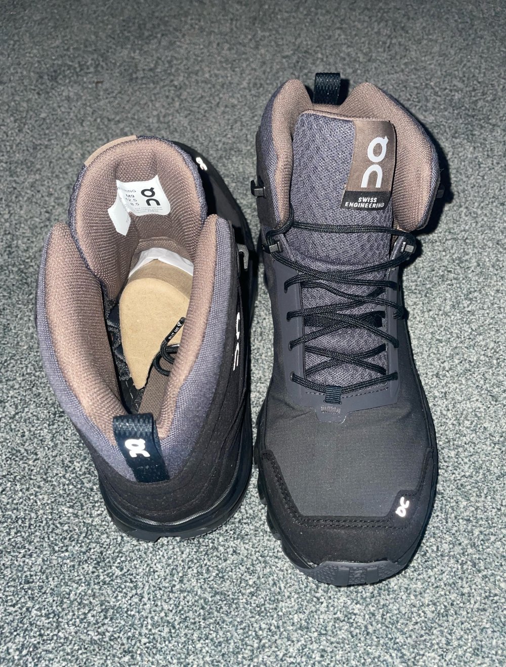 ON Laufschuhe Cloudrock Waterproof Herren Gr. 42,5