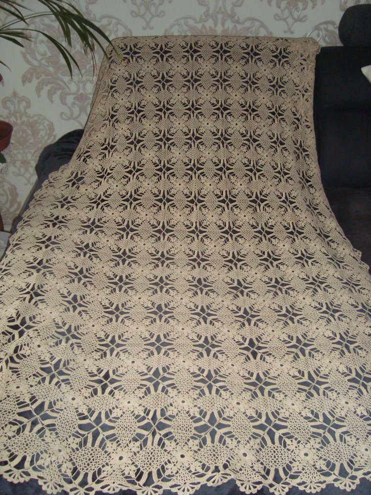 Echte Handarbeit ein Unikat-Häkeldecke 