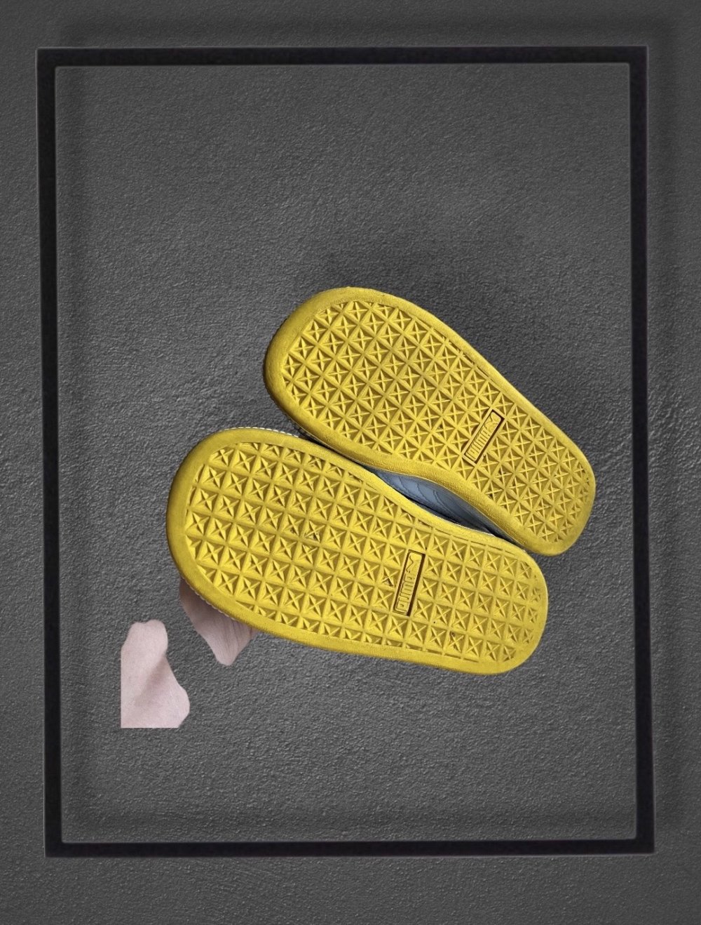 PUMA MINIONS Kinder Leder Sportschuhe Sneakers Gr.24