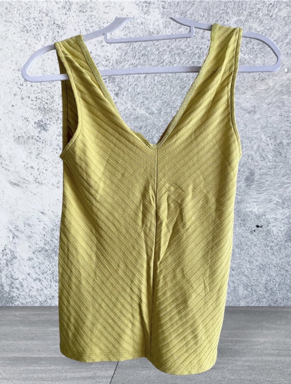 MANGO Basics Damen Geripptes Top in Limette Gr.S Neu mit Etikett