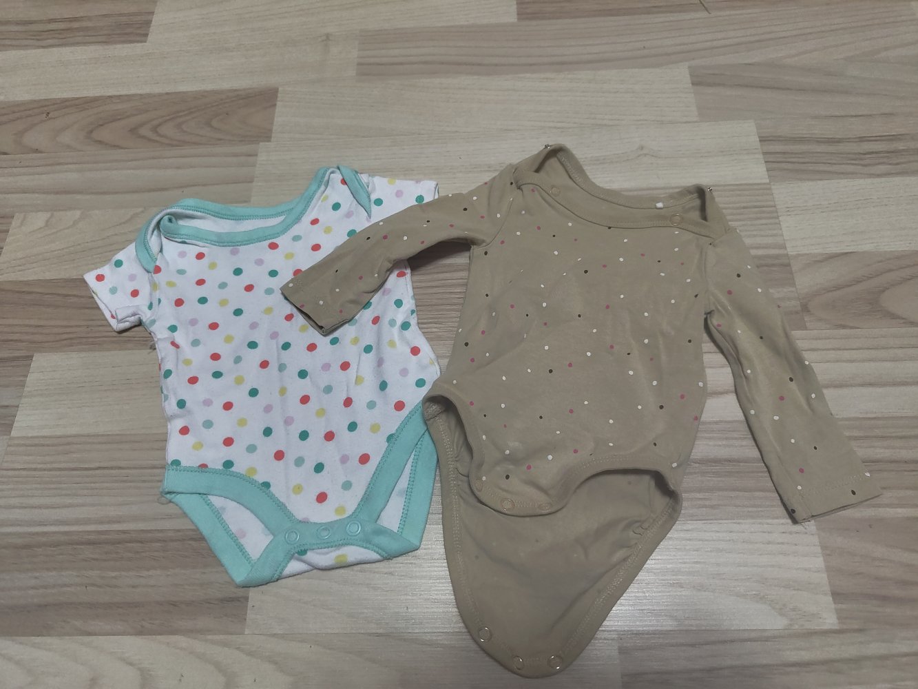 2 Bodys Größe 50-56