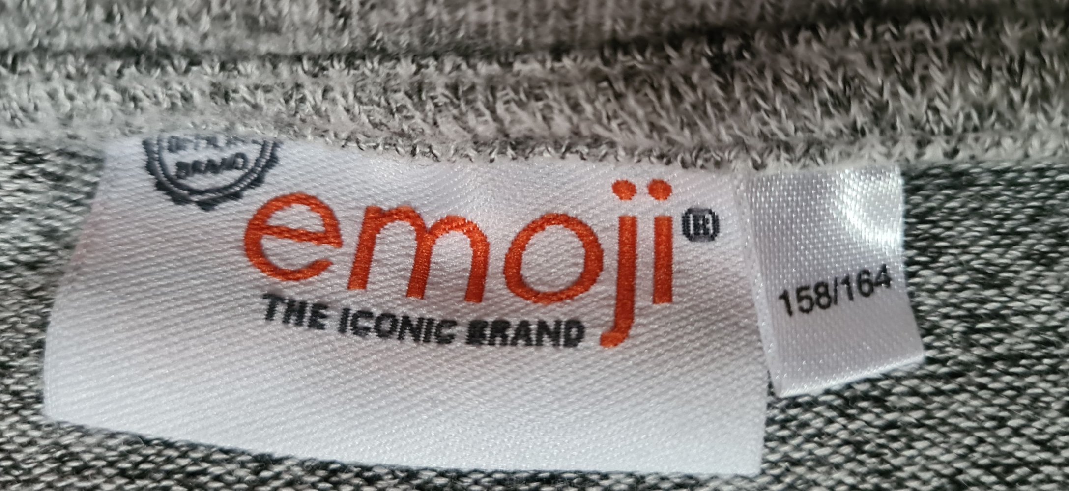 Grau-meliertes Longsleeve-Shirt von emoji mit Wende-Pailletten