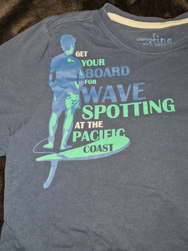 Graublaues T-Shirt von TCM mit Aufdruck