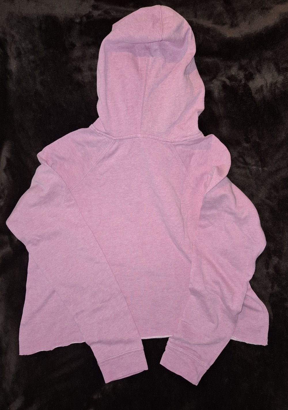 Fliederfarbener Crop Hoodie 