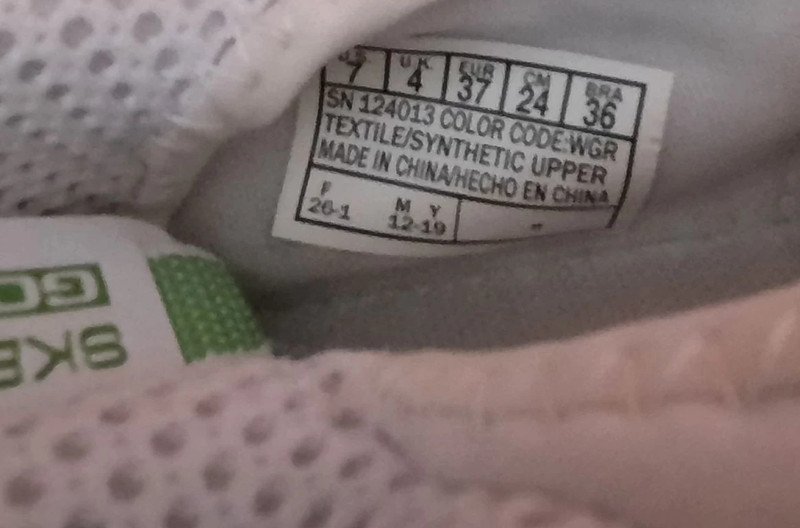 Weiße Sneaker mit grün von Skechers