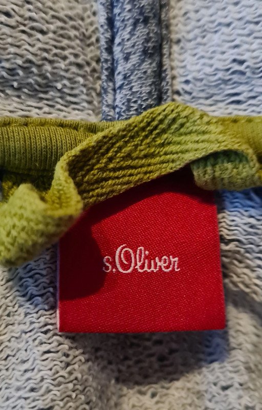 Grau melierte Sweatjacke von S. Oliver mit Kapuze