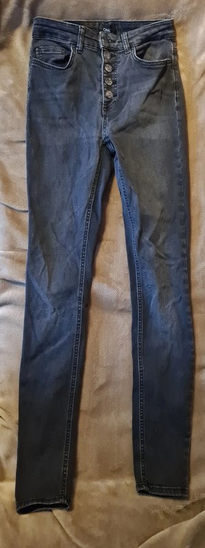 Dunkelgraue Stretch-Jeans von Only Größe M/32